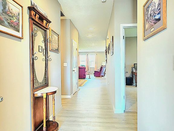 3rd image of 1826 Crossley St