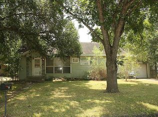 1415 Brazos St, Hempstead, TX 77445
