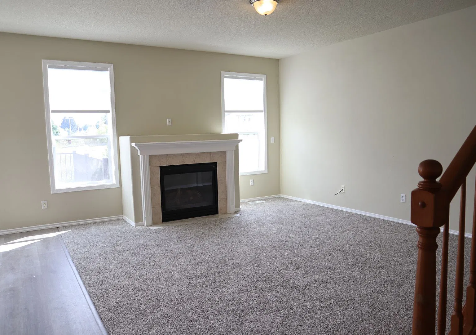 Beautifully Updated Avalon Hills 2 Story Home for Lease - 9507 NE 39th Ave — Photo 3