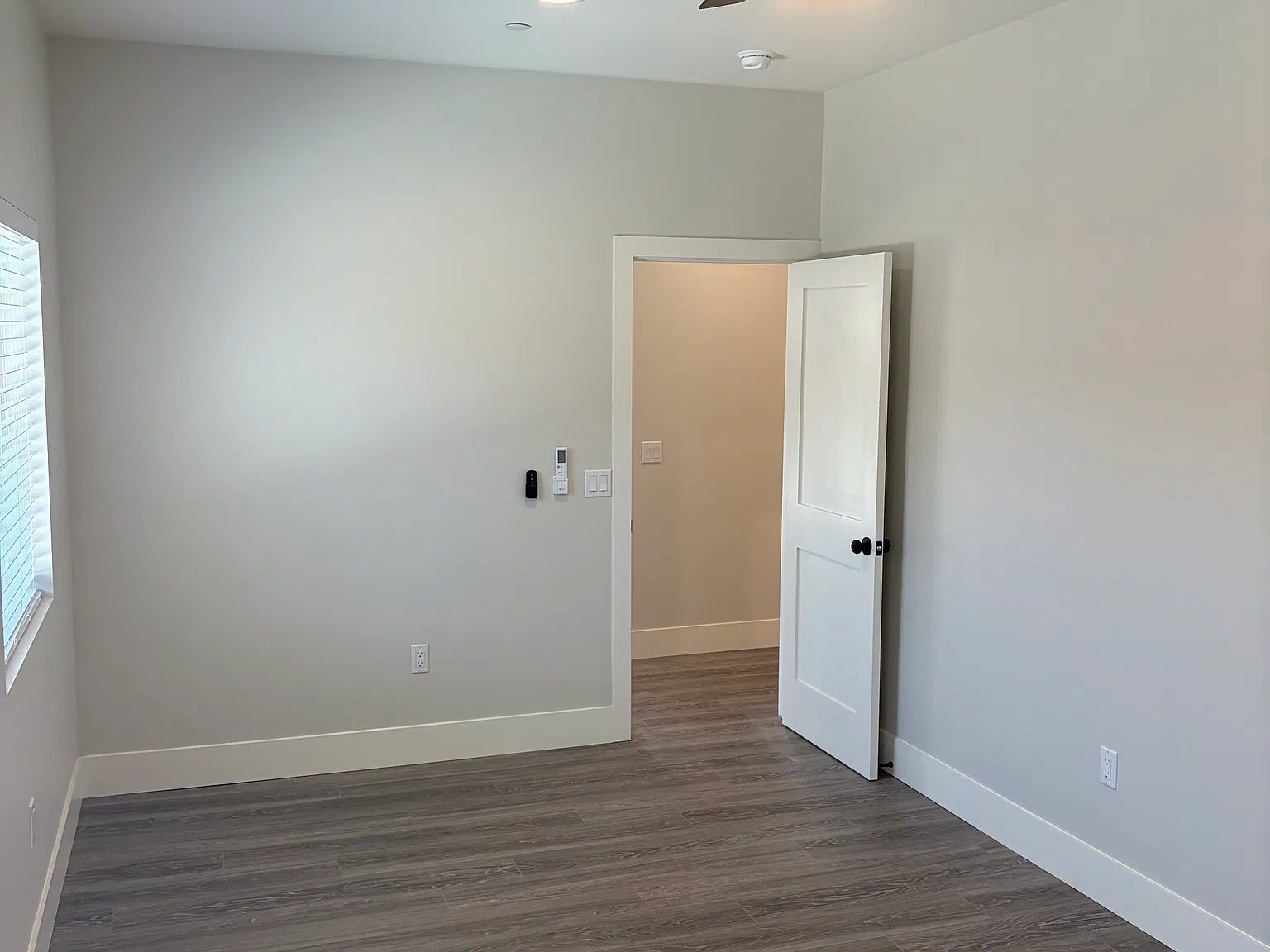 3 bed, 1000 sqft, $3,195 — Photo 4