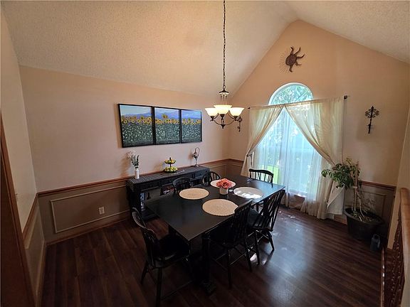 3rd image of 906 Rome Ct