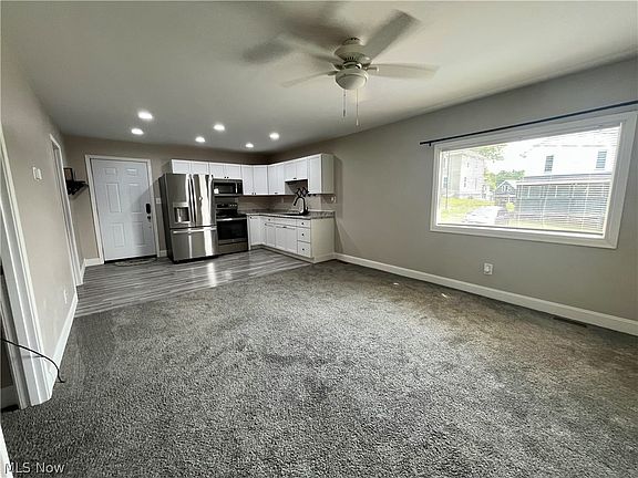 4th image of 1905 Stewart Ave