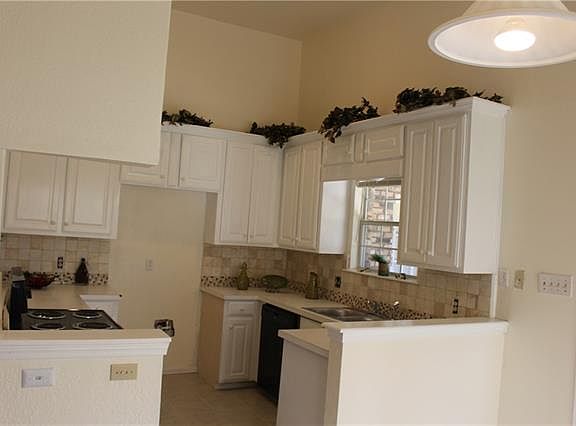 2nd image of 1791 Kings Canyon Cir