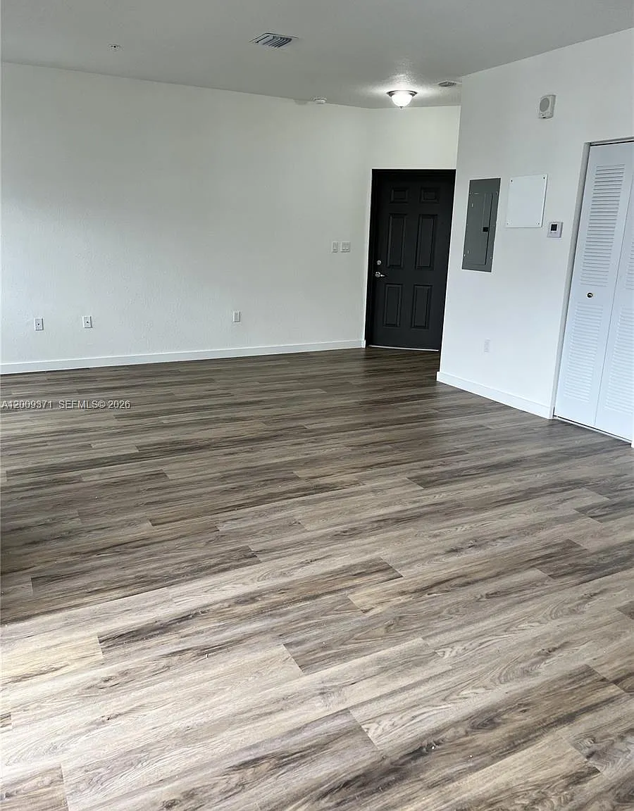 2 bed, 2.5 bath, 1486 sqft, $2,600 — Photo 4