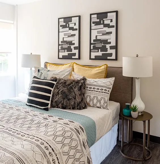 Portland Towers Apartments — Photo 11