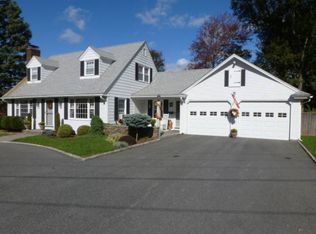 121 Brayton Ave, Cranston, RI 02920