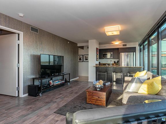 5th image of 4808 N 24th St Unit 1428