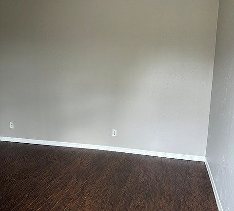 2nd image of 124 Pine Ln