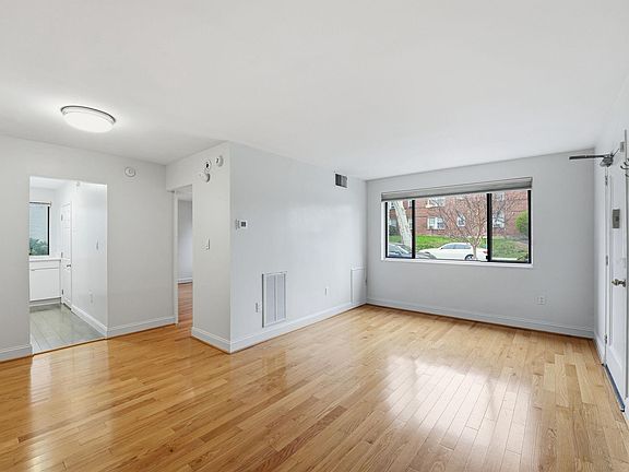 5th image of 3835 Davis Pl NW APT 2