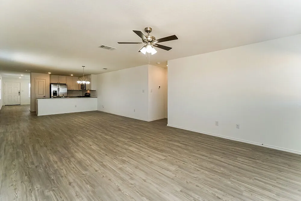 4 bed, 2.0 bath, 1627 sqft, $1,810 — Photo 4