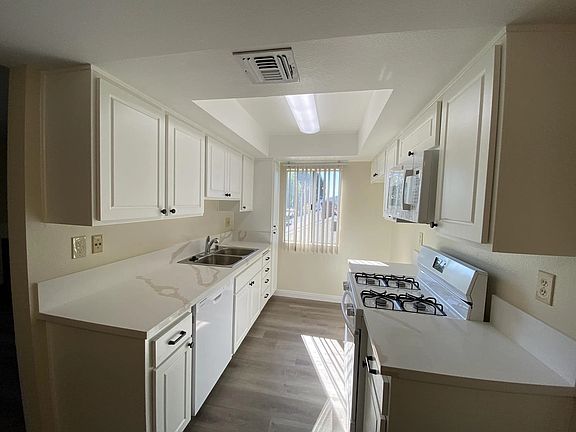 3rd image of 1211 Scott Rd APT E