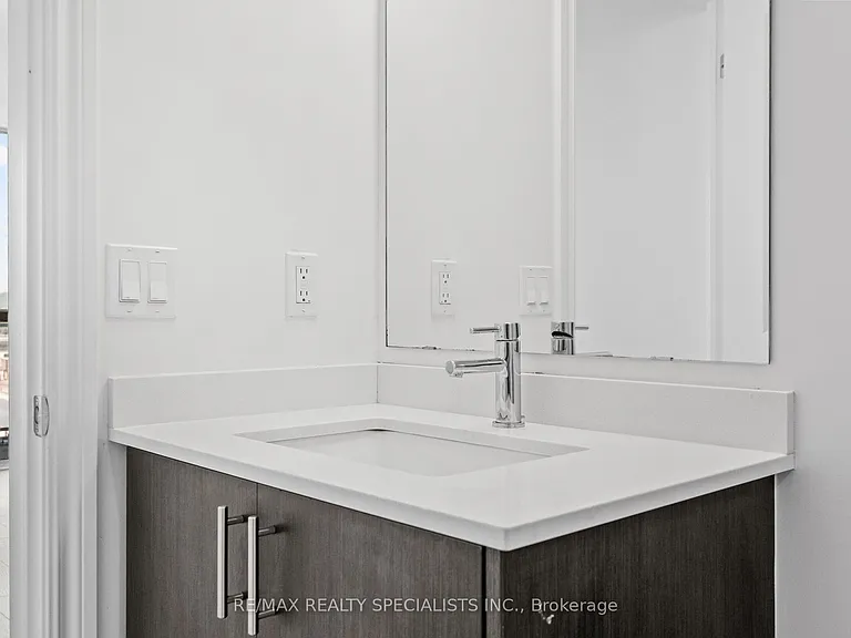 1050 Main St E #718 — Photo 18