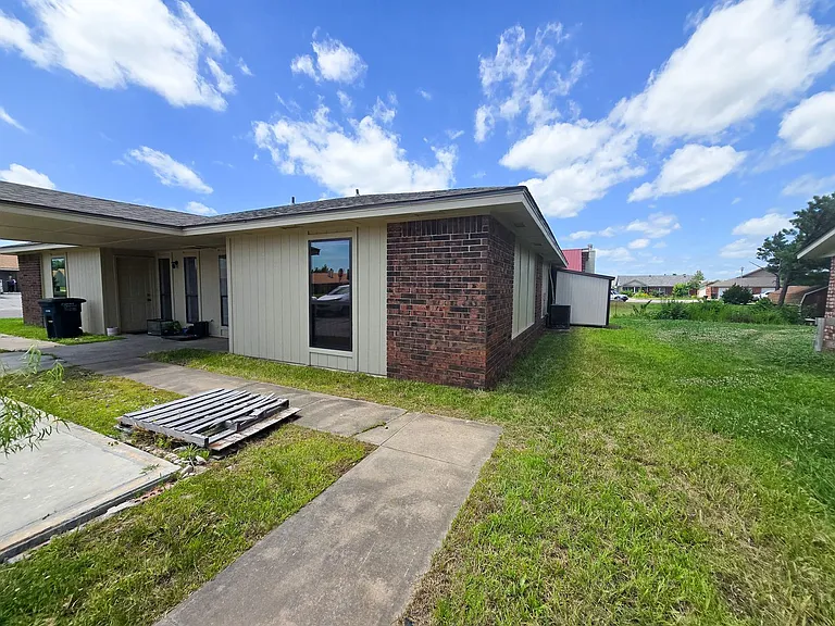 4104 N Market Ave — Photo 26