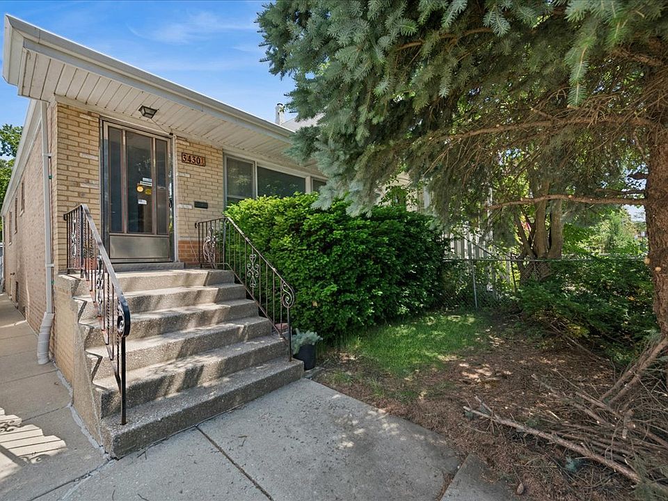 1st image of 3430 W Drummond Pl