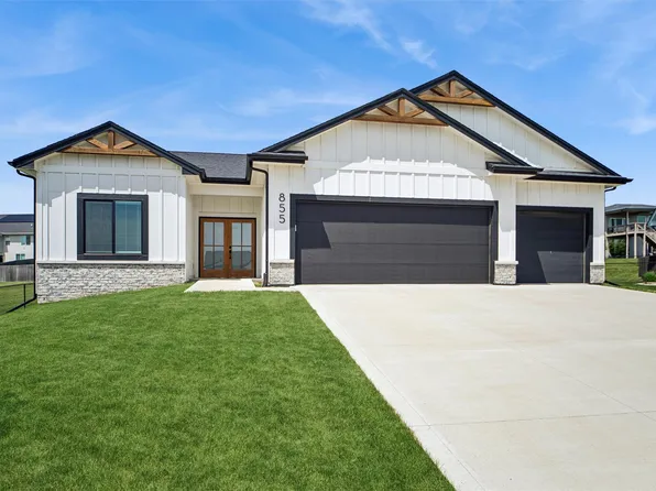 855 Augusta Ct, Waukee, IA 50263