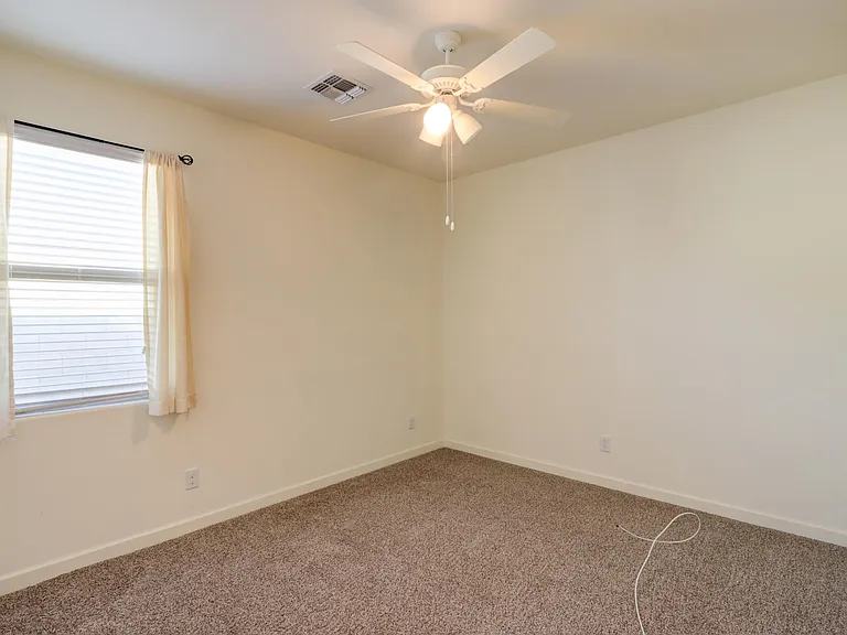 752 W Silver Reef Dr — Photo 14