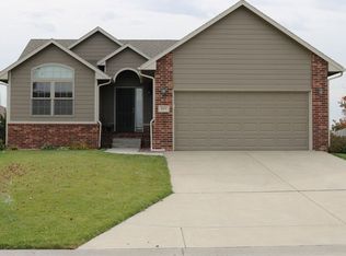 613 Knott St, Hesston, KS 67062