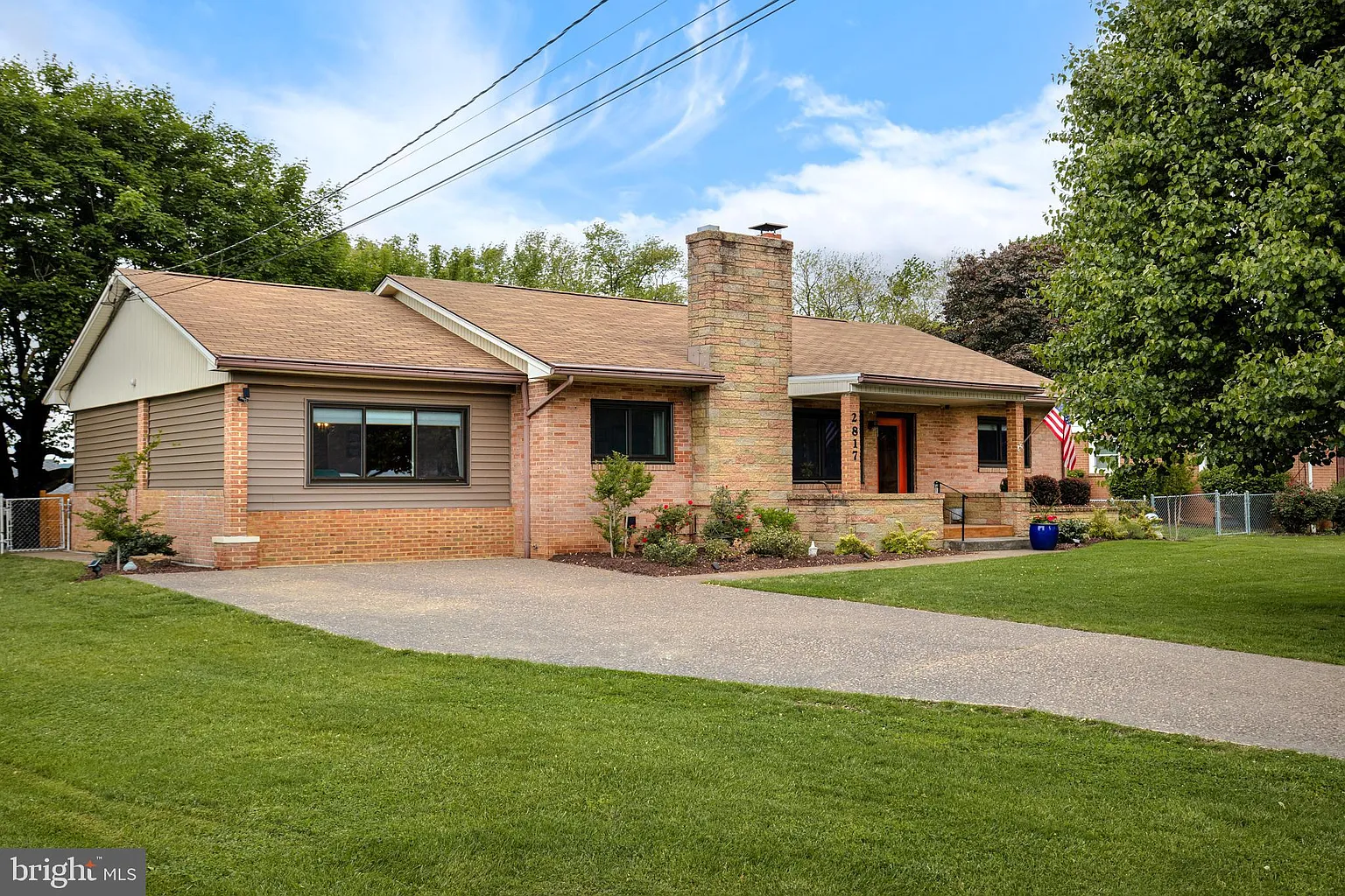 2817 Broadview St photo 1