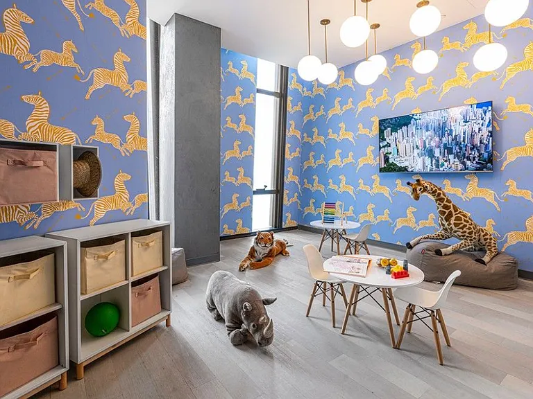 626 1st Ave #W35C — Photo 31