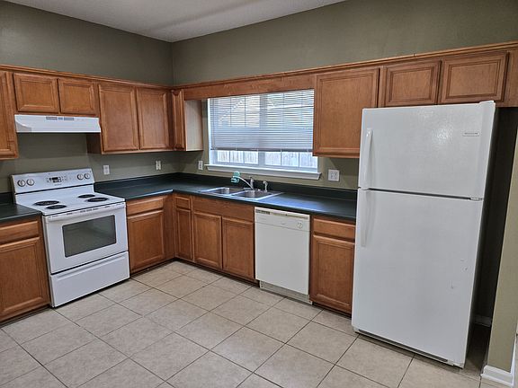 5th image of 2393 Brianna Dr