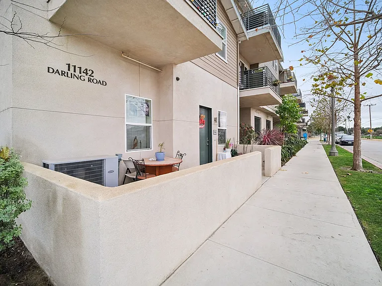 Yolo West Apartments — Photo 8