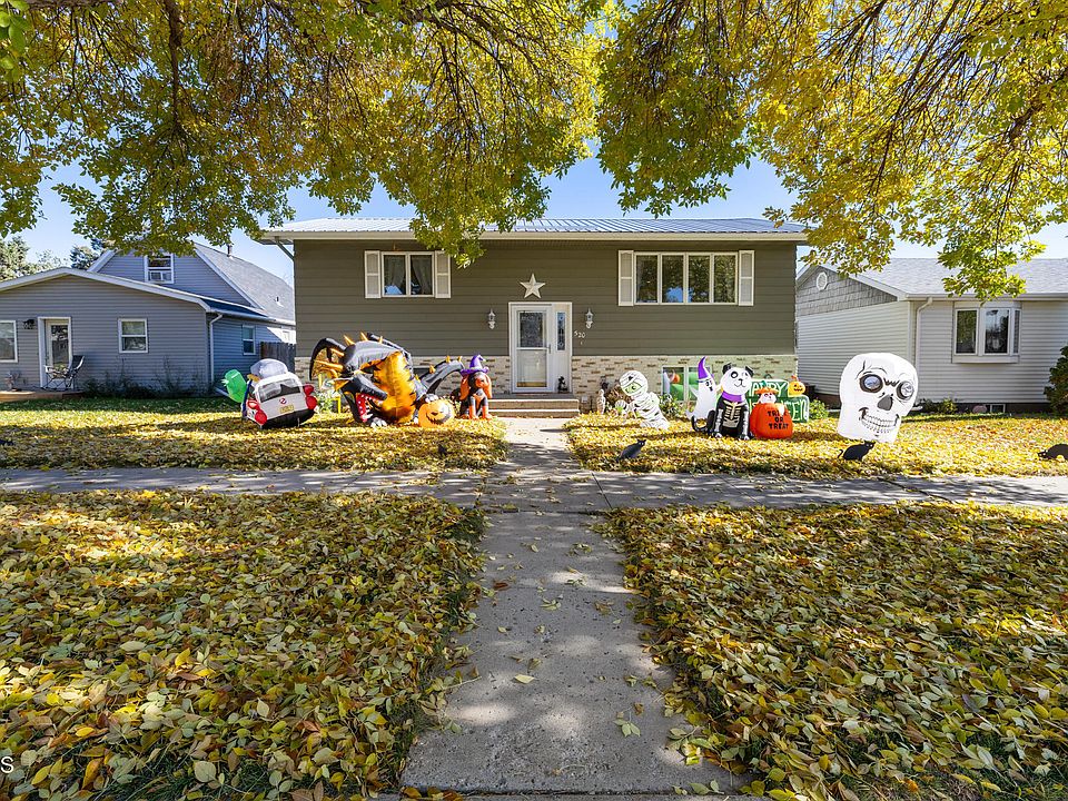 1st image of 520 9th Ave W