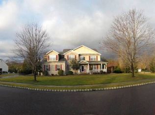 2 Arnold Ln, Robbinsville, NJ 08691
