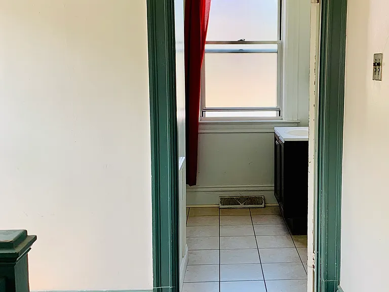 200 Princeton Ave #2 — Photo 8