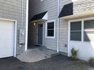 420 N Corona Ave UNIT 10, Valley Stream, NY 11580
