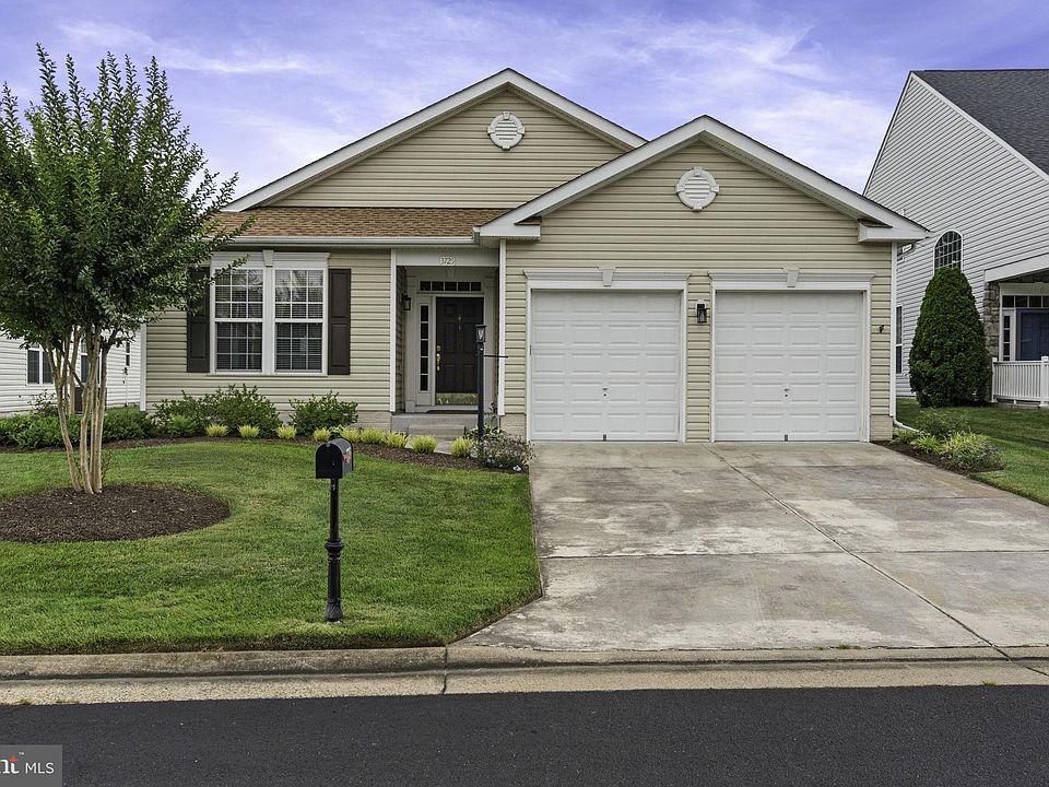 1st image of 3725 Russett Maple Ct