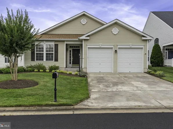 3725 Russett Maple Ct, Dumfries, VA 22025