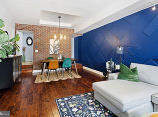 806 S 8th St, Philadelphia, PA 19147