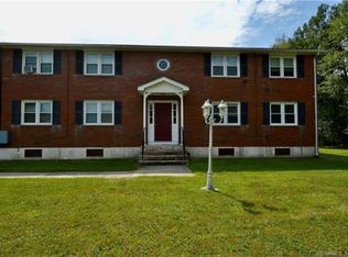 608 Norwich Ave APT 13, Colchester, CT 06415