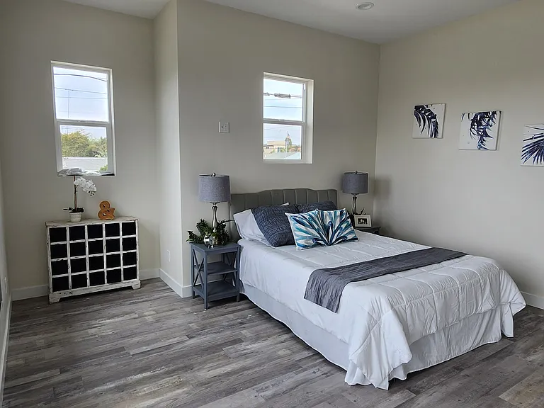1296 Saratoga Ave — Photo 13