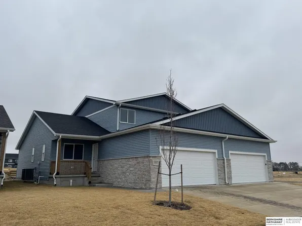 3593 Little Bluestem Rd, Fremont, NE 68025