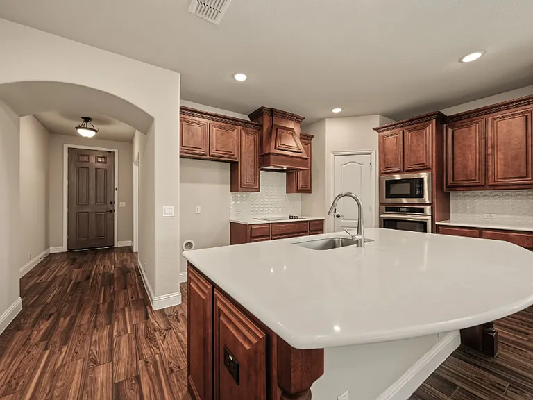 504 Ridgewater Trl — Photo 11