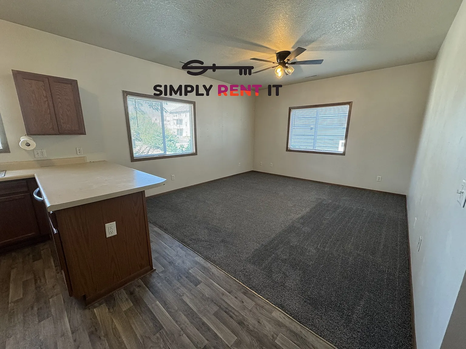 3 Bedroom 2 Bathroom with Internet! — Photo 3