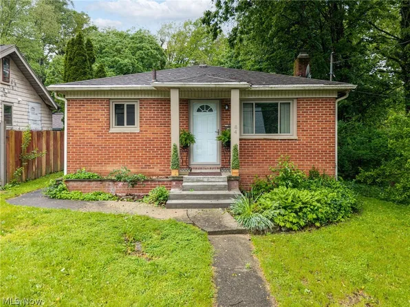 84 Pfeiffer Ave, Akron, OH 44312