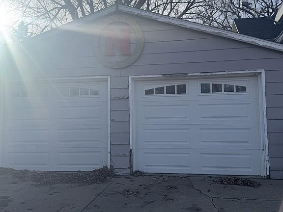 3rd image of 209 N 7th St