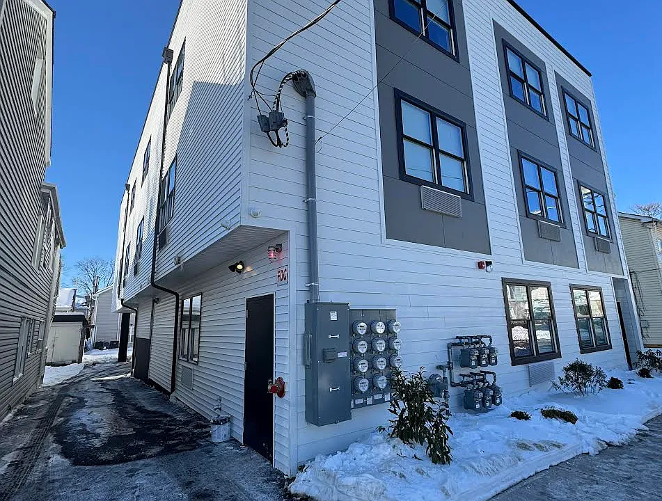 22 Seeley St