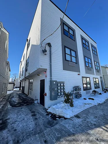 22 Seeley St Photo 1