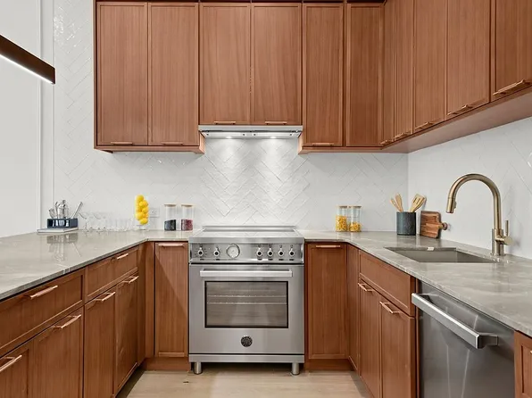 76 1st Pl APT 4, Brooklyn, NY 11231