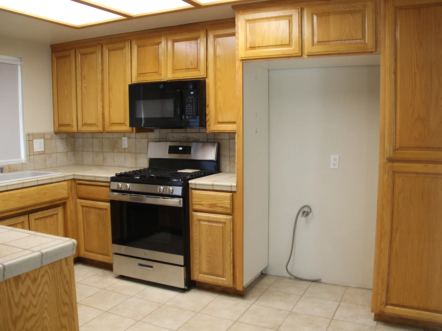 3 bed, 1321 sqft, $2,500 — Photo 3
