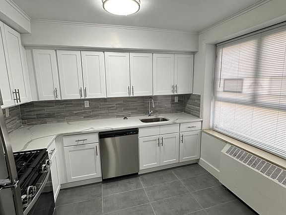 2nd image of 19669 69th Ave Floor 2