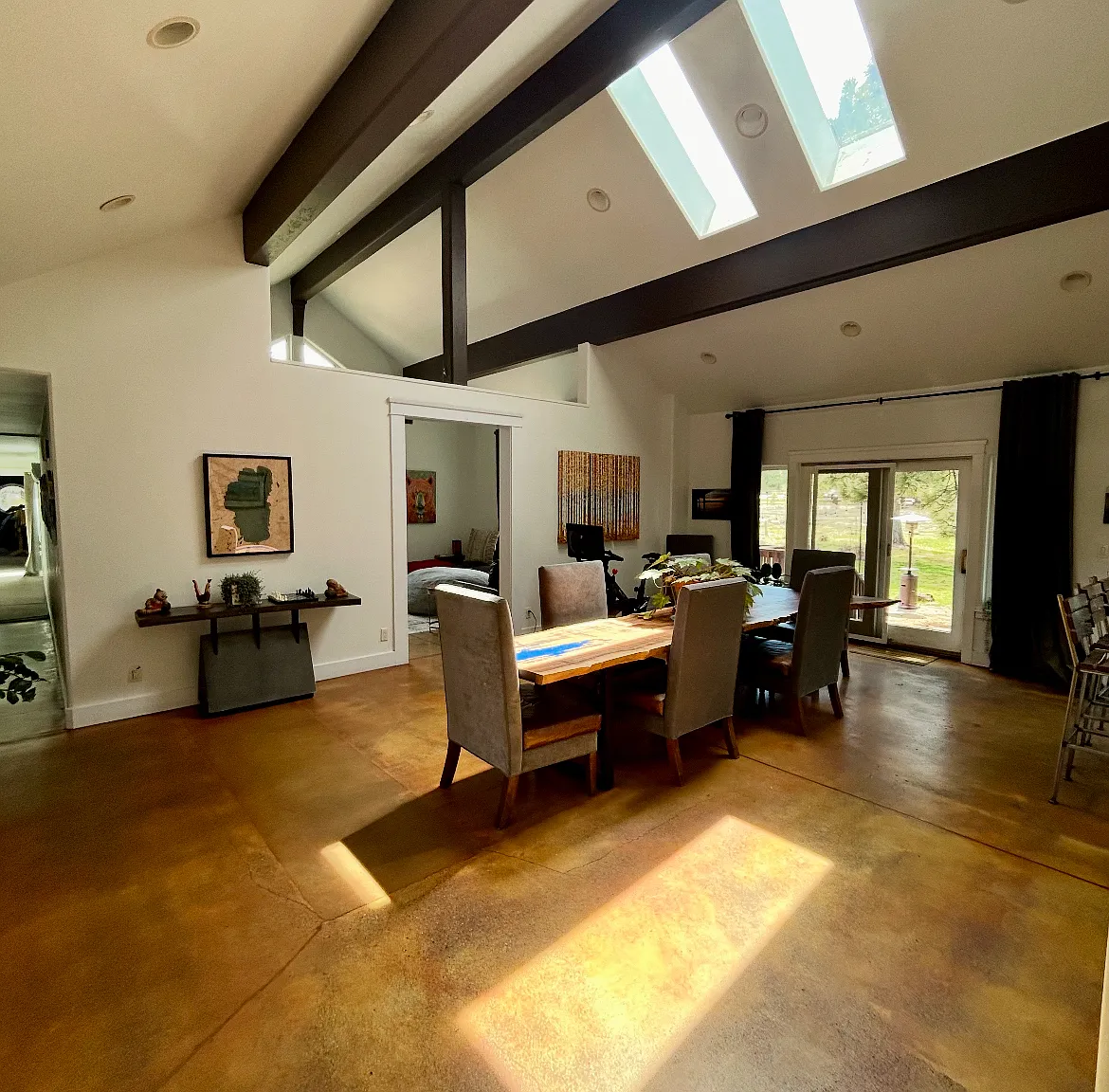 5 bed, 3800 sqft, $6,500 — Photo 2