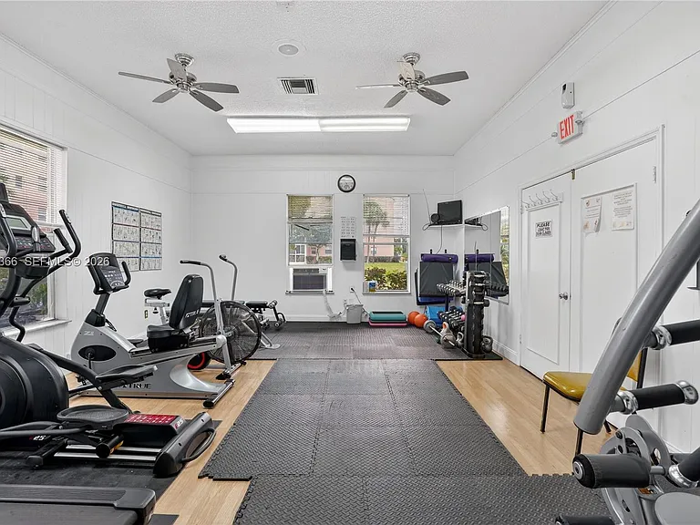 2821 Somerset Dr #317 — Photo 13