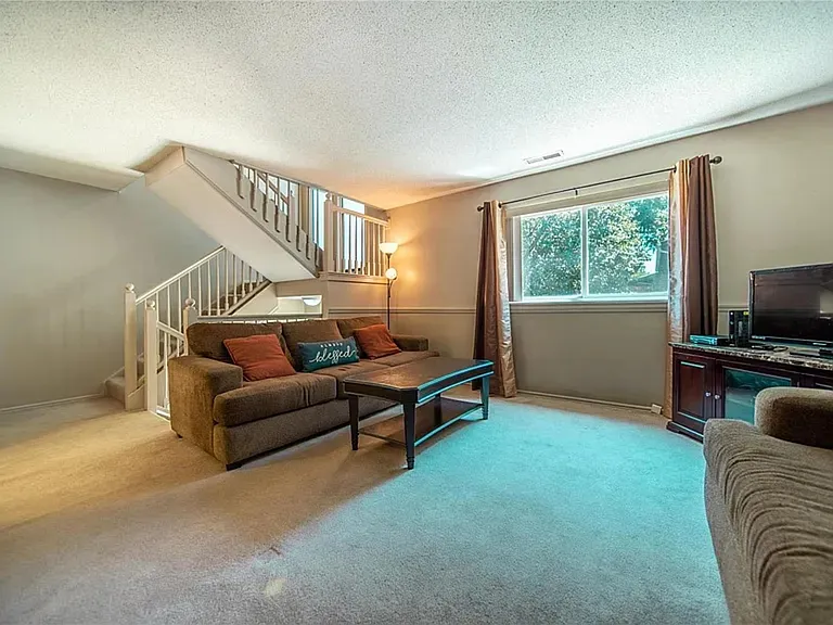 129 Carmel Woods Dr — Photo 6