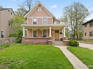 316 Henry Ave SE, Grand Rapids, MI 49503