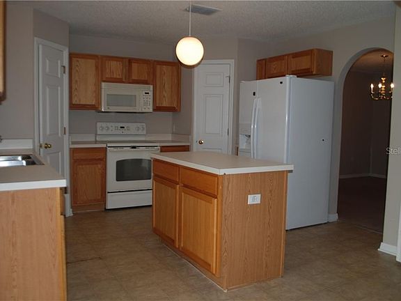 4th image of 10257 Laxton St