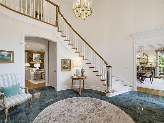 5th image of 19 Loch Ridge Dr